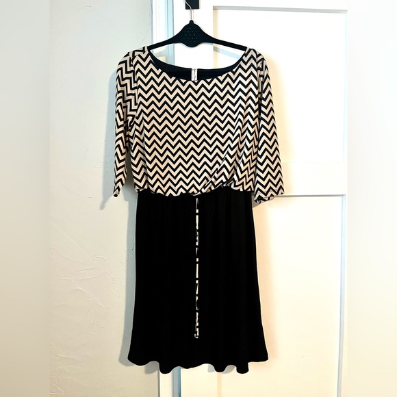 PerSeption XL Concept Mid Length Chevron Dress - Picture 1 of 3